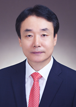 제1대 김용하 이사장